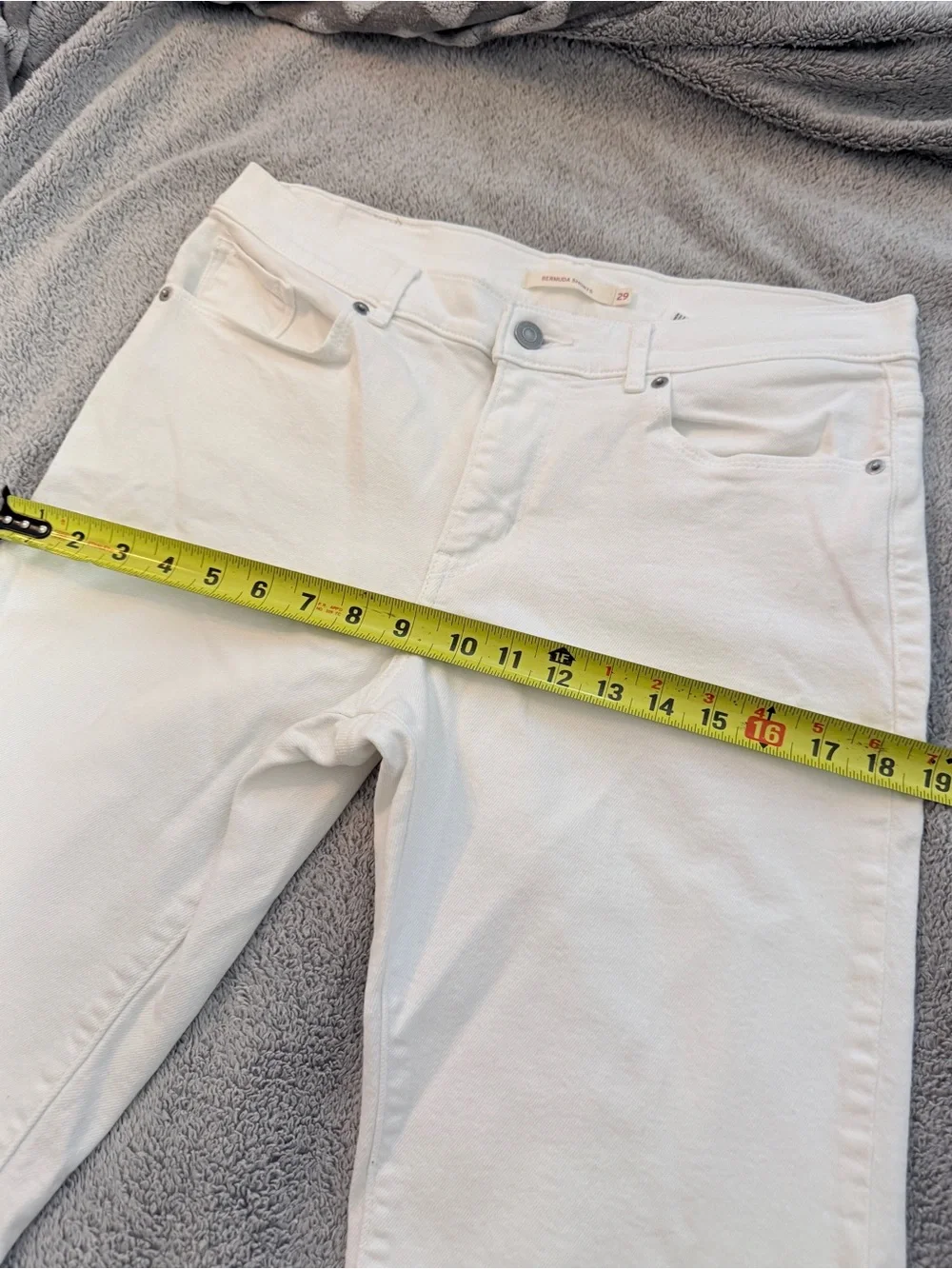 Levi's Bermuda Shorts White Denim Casual Everyday Sz 29 red tab classic NWOT